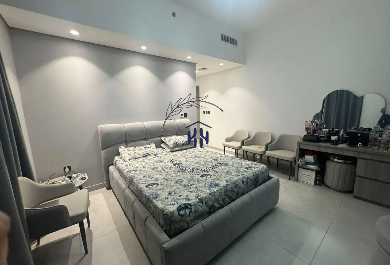 MID FLOOR | FULLY UPGRADED | VACANT