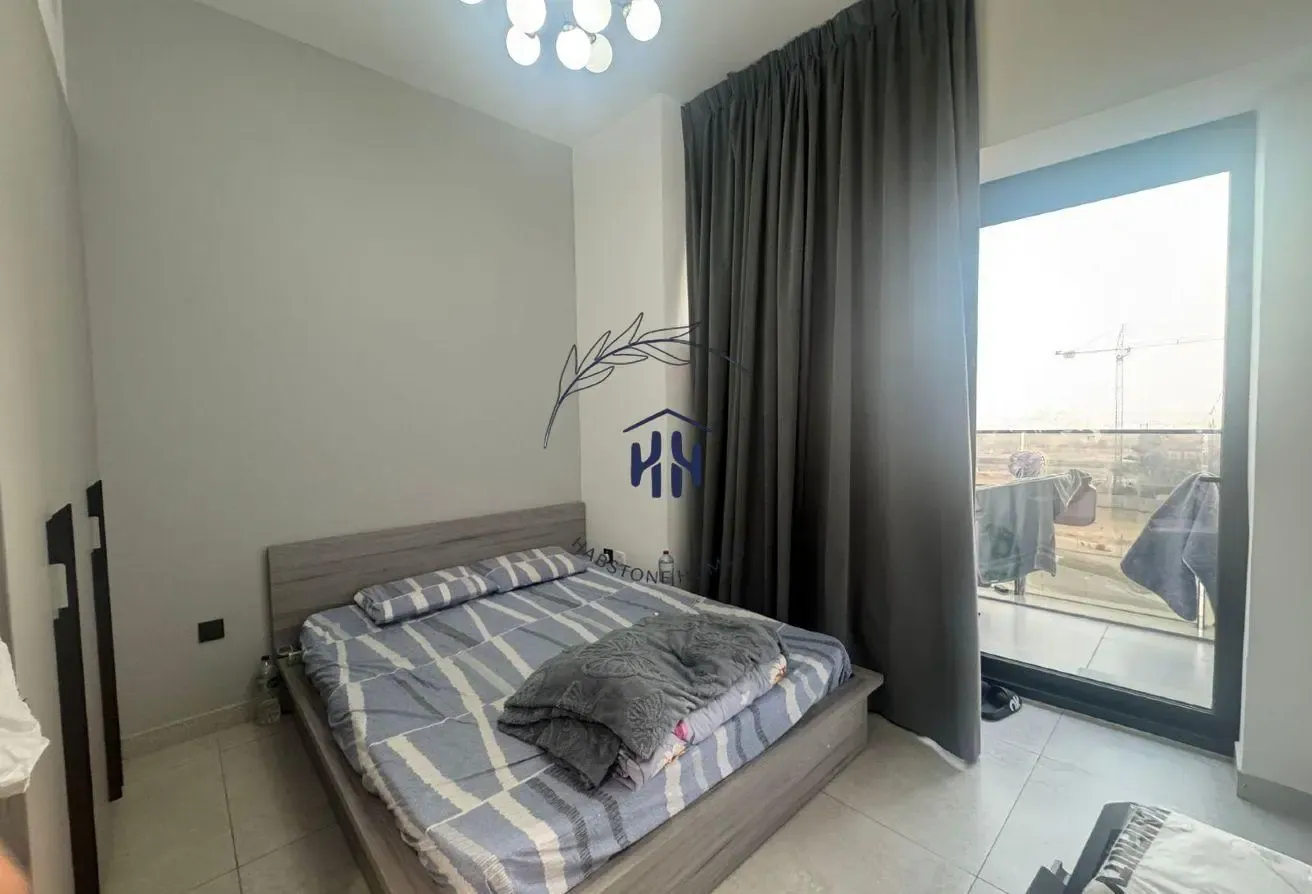 MID FLOOR | FULLY UPGRADED | VACANT