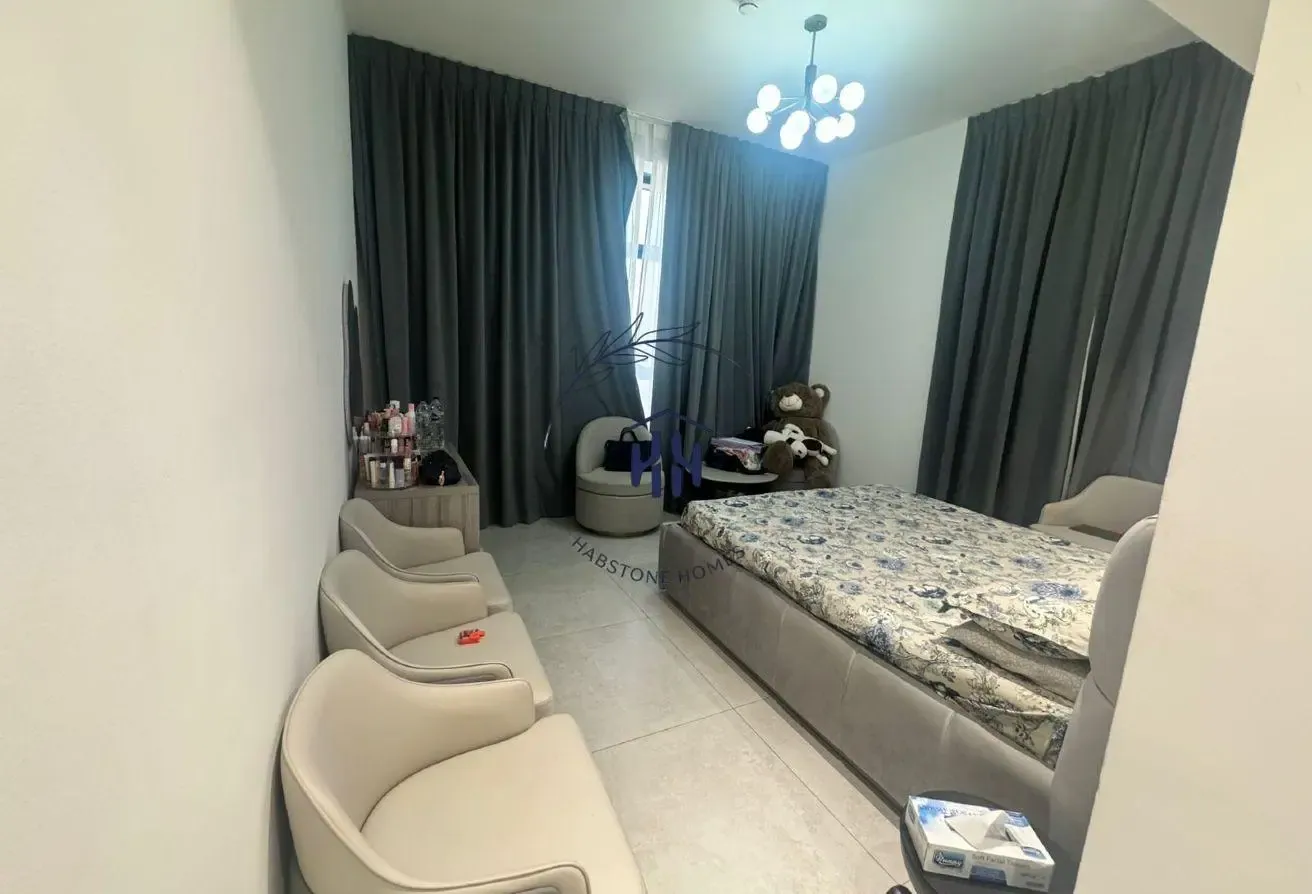 MID FLOOR | FULLY UPGRADED | VACANT