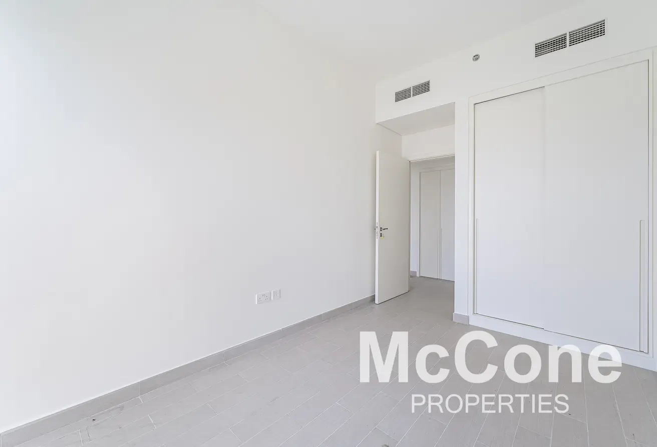 Corner Unit | Vastu  Compliance | Vacant