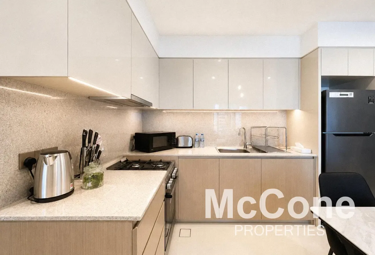 VOT | Upgraded and Furnished | Mid Floor