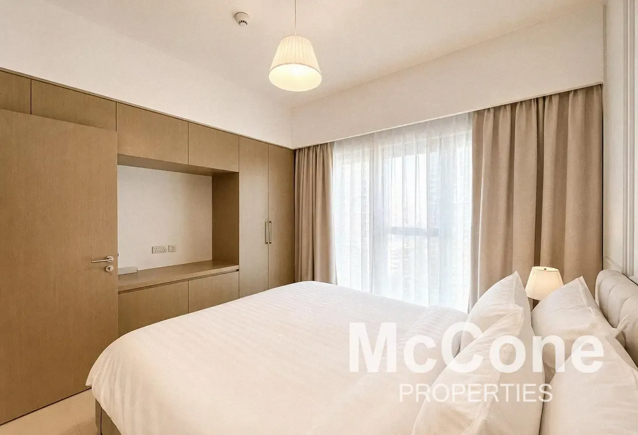 VOT | Upgraded and Furnished | Mid Floor