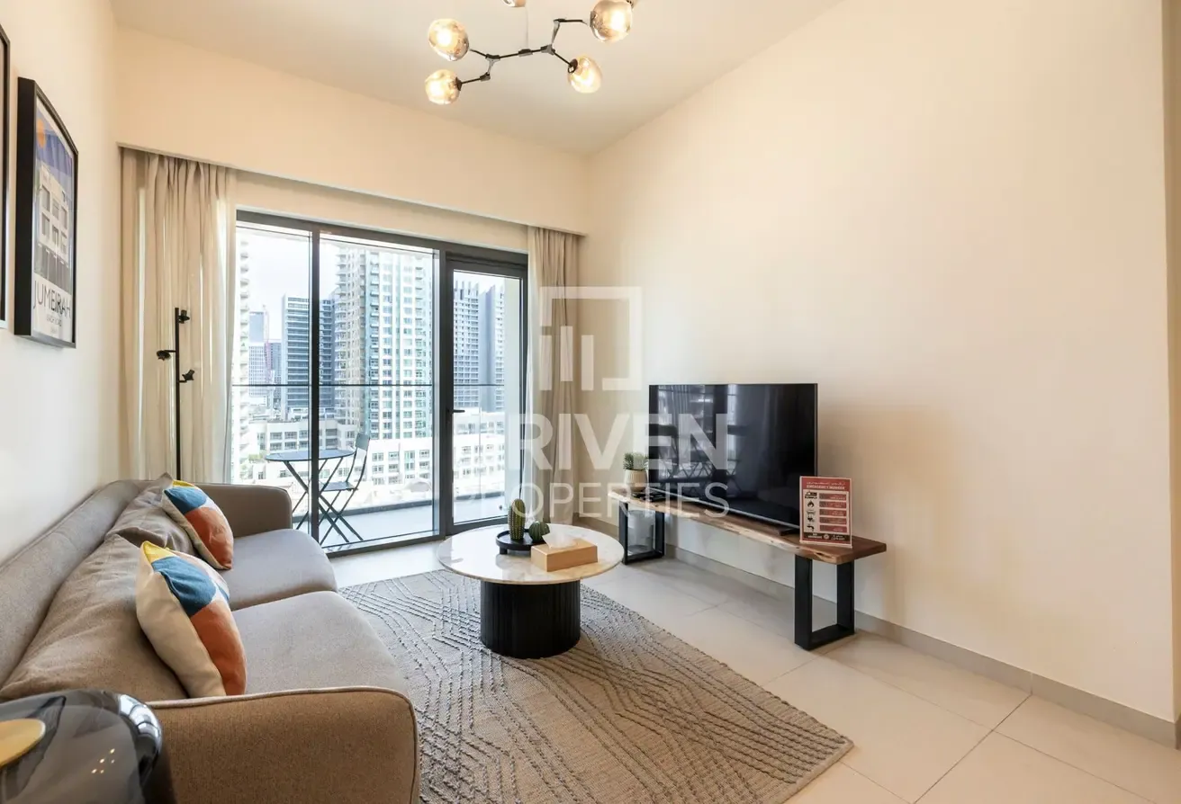 Mid Floor | Elegant Apartment | Great Location