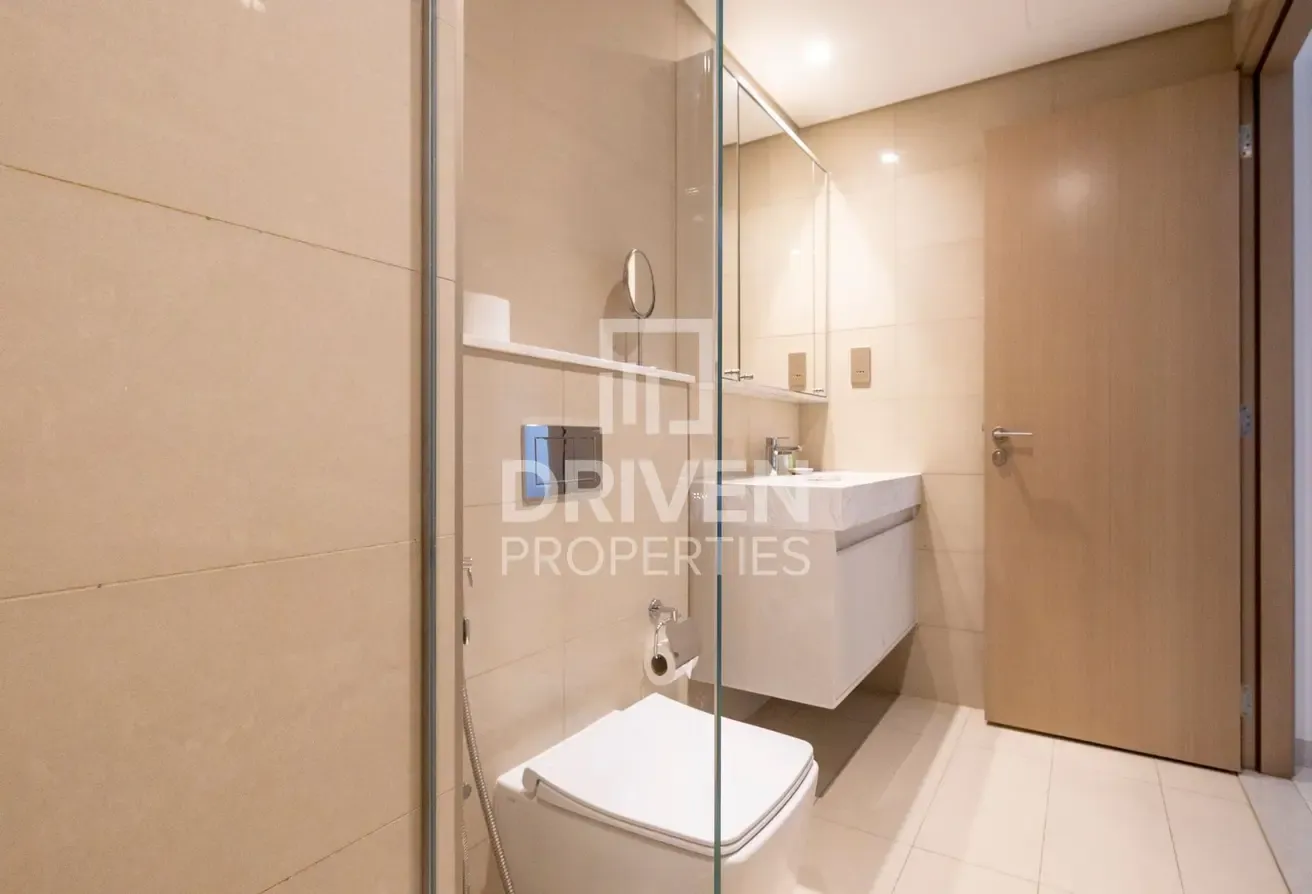 Mid Floor | Elegant Apartment | Great Location