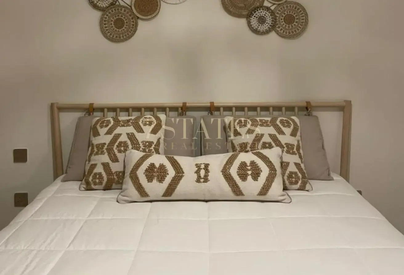 FURNISHED | HIGH FLOOR | WELL MAINTAINED