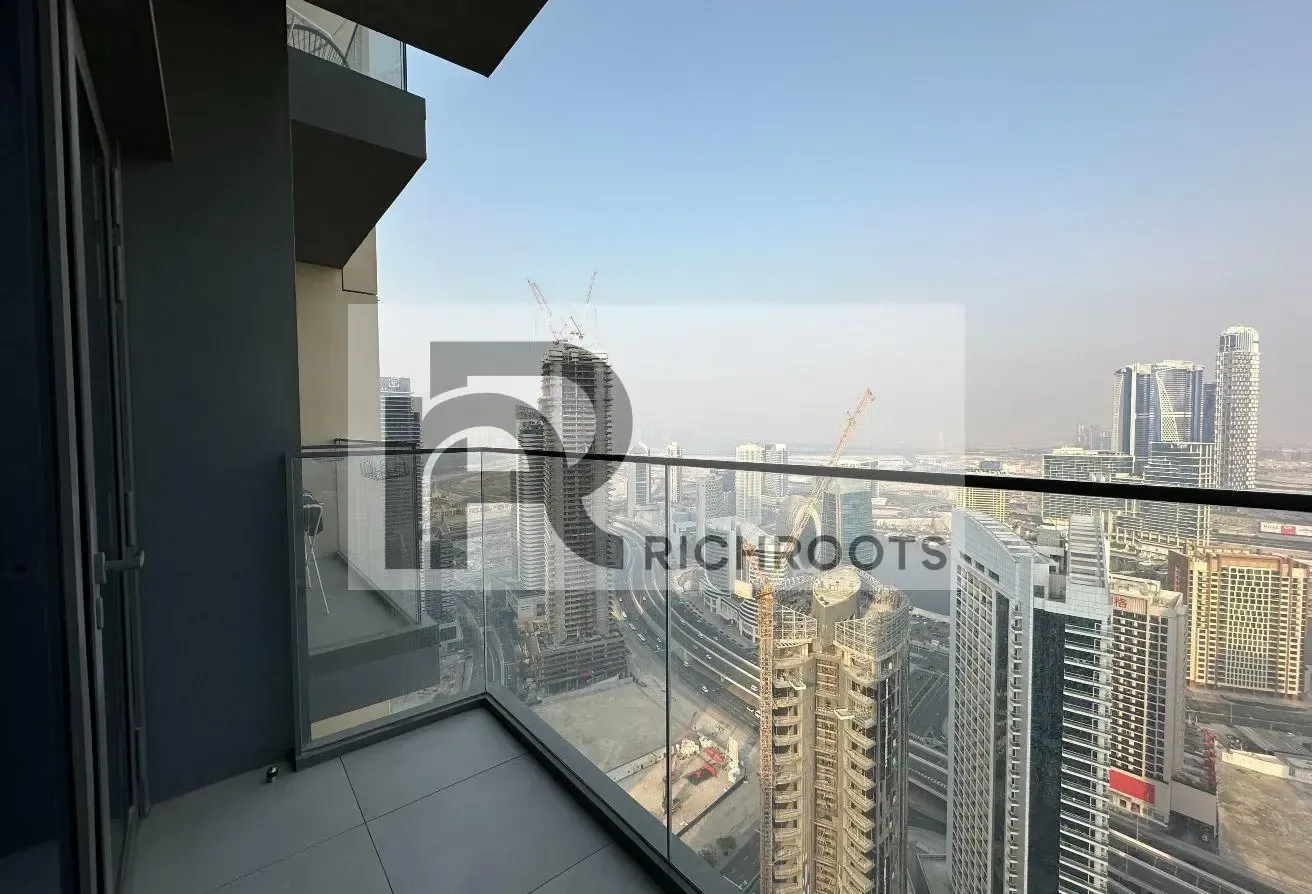 SLEEK AND MODERN | ELEGANTLY FURNISHED | HIGHFLOOR