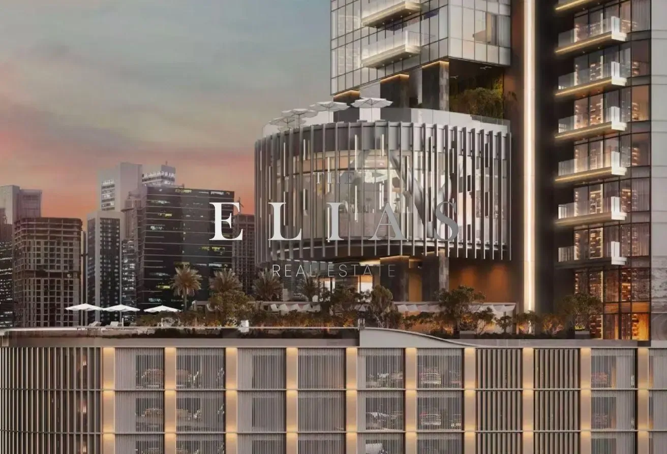 Elegant Apartment with Stunning Dubai Skyline View