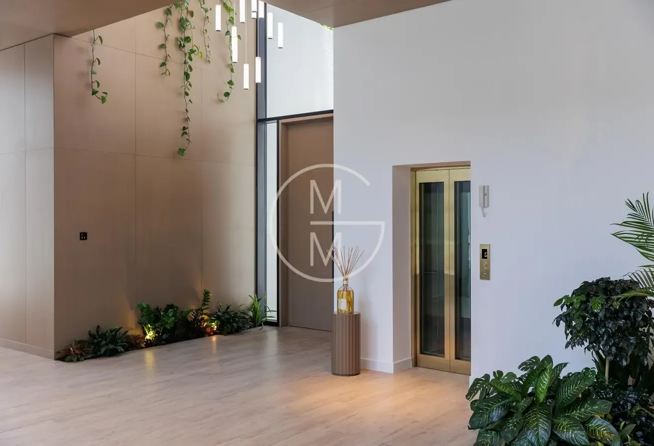 7 Bedroom | 27,000 Sq.ft | One of only 23