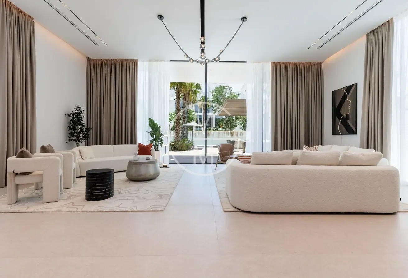 7 Bedroom | 27,000 Sq.ft | One of only 23