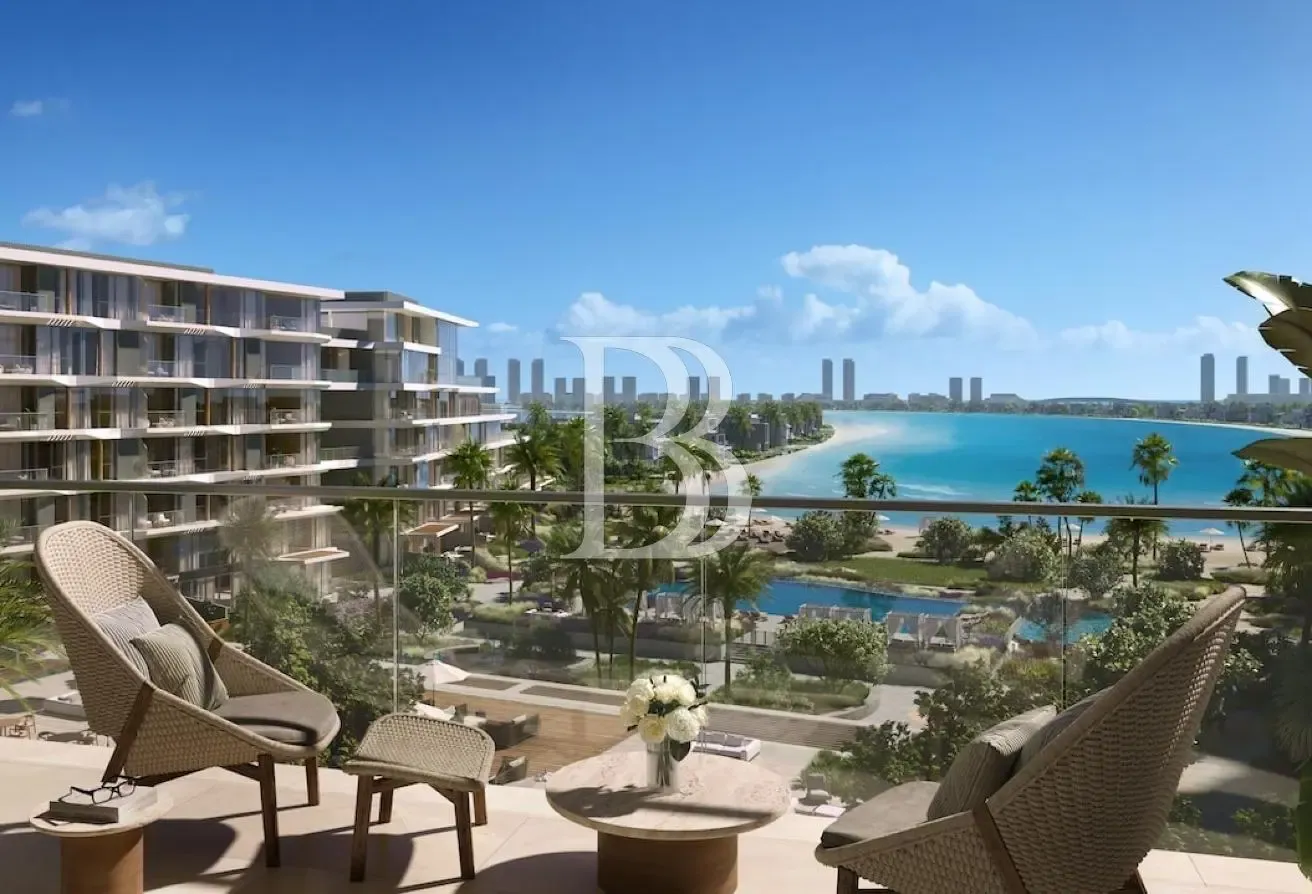 Beachfront  | Marina & Sea Views | Furnished