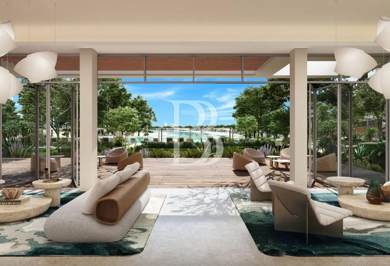 Beachfront  | Marina & Sea Views | Furnished