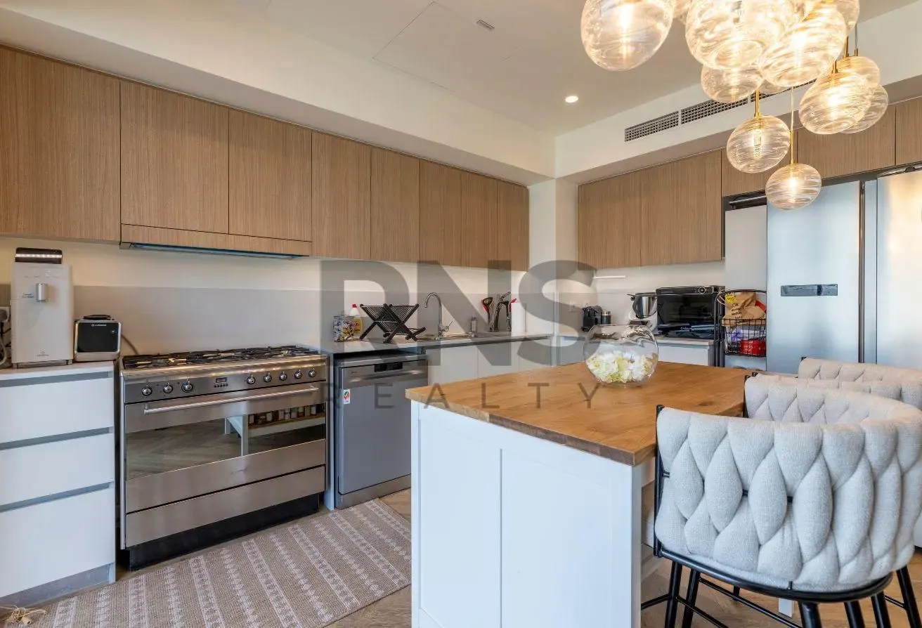 Upgraded Unit | Motivated Seller | Single Row | VO