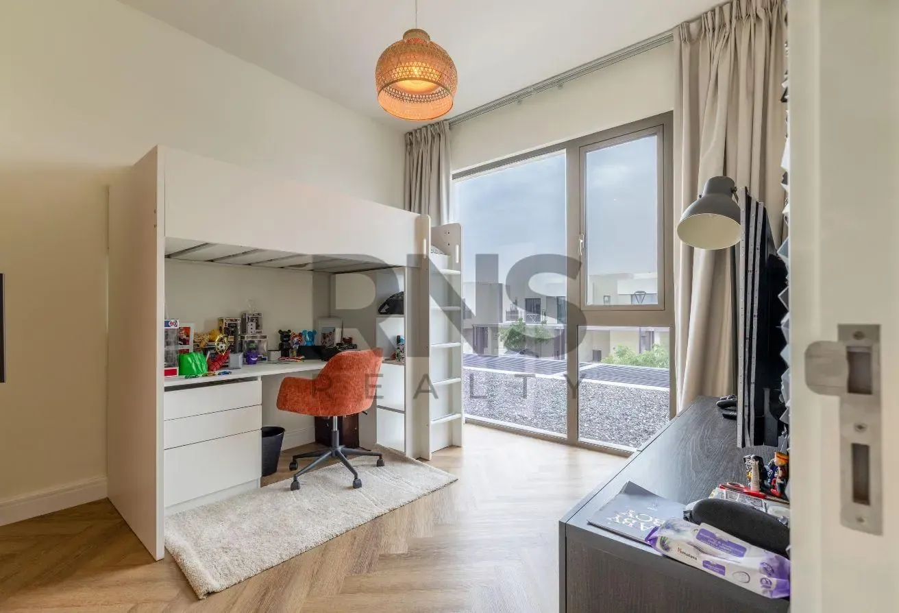 Upgraded Unit | Motivated Seller | Single Row | VO