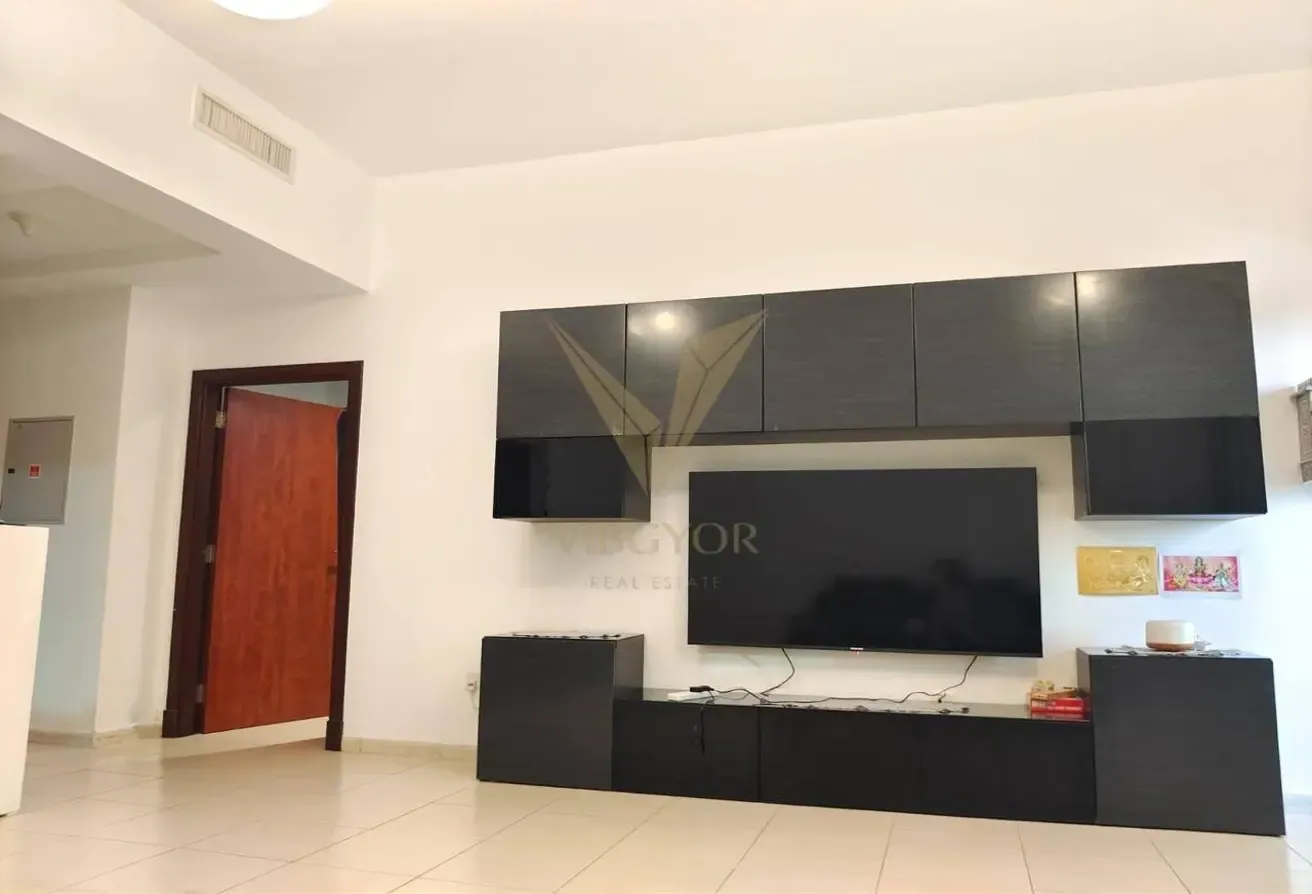 Huge Layout | Chiller Free | Separate Kitchen