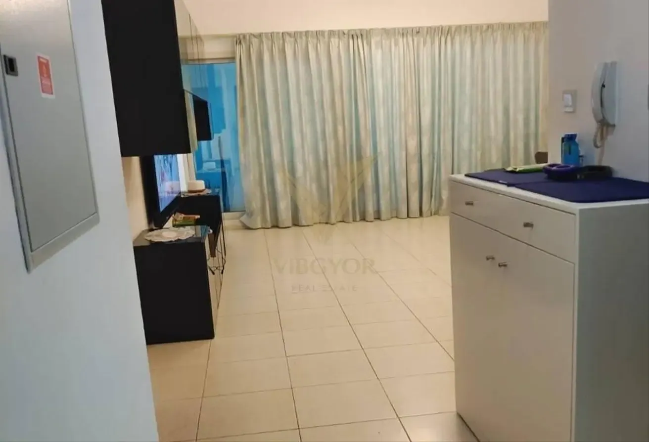 Huge Layout | Chiller Free | Separate Kitchen