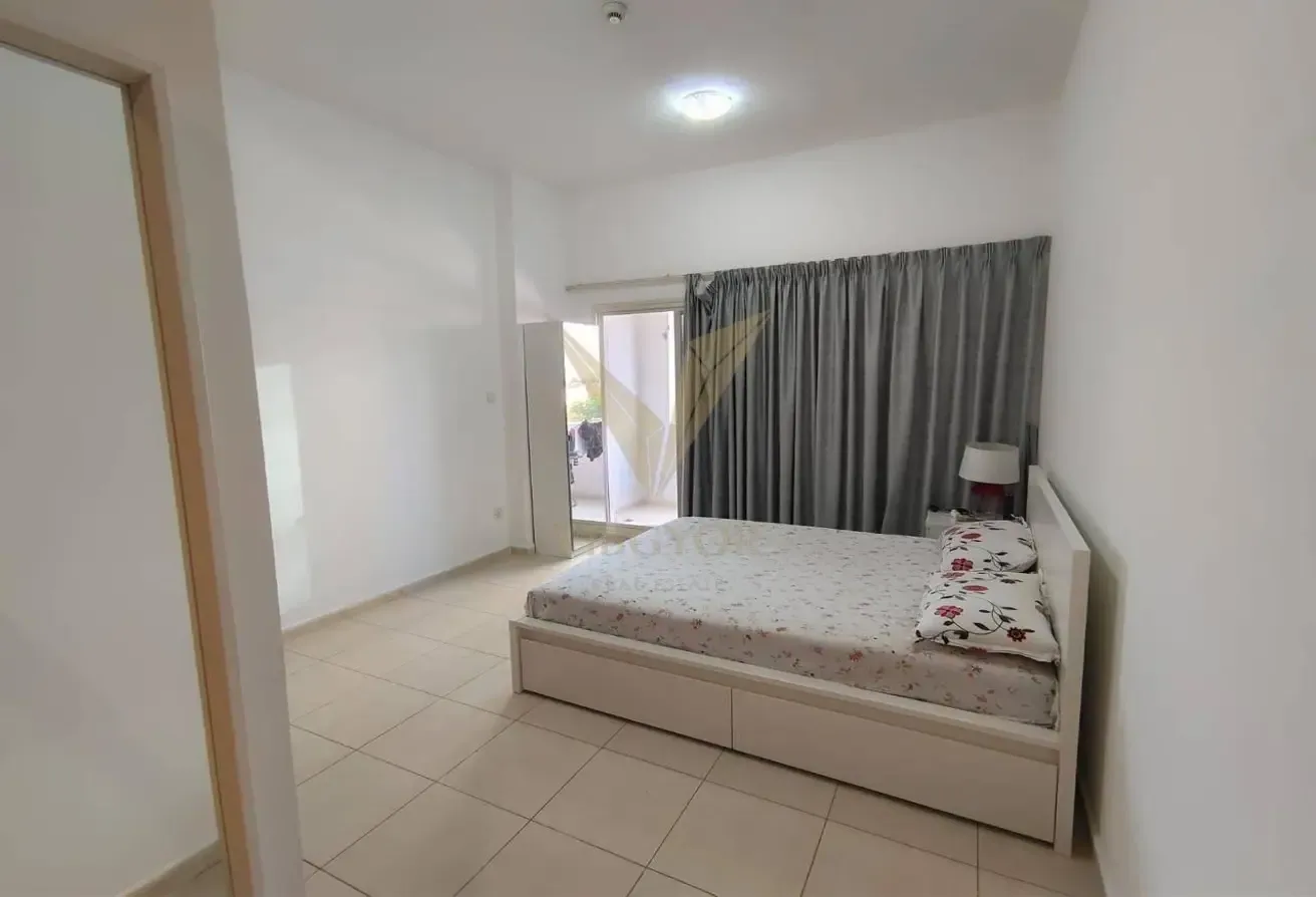Huge Layout | Chiller Free | Separate Kitchen