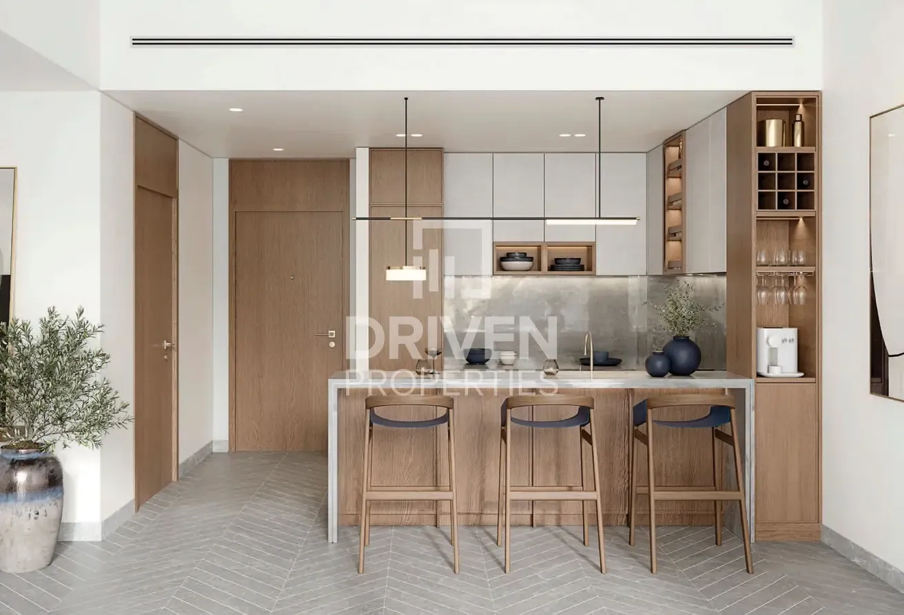 Canal View | High Floor | Prime location