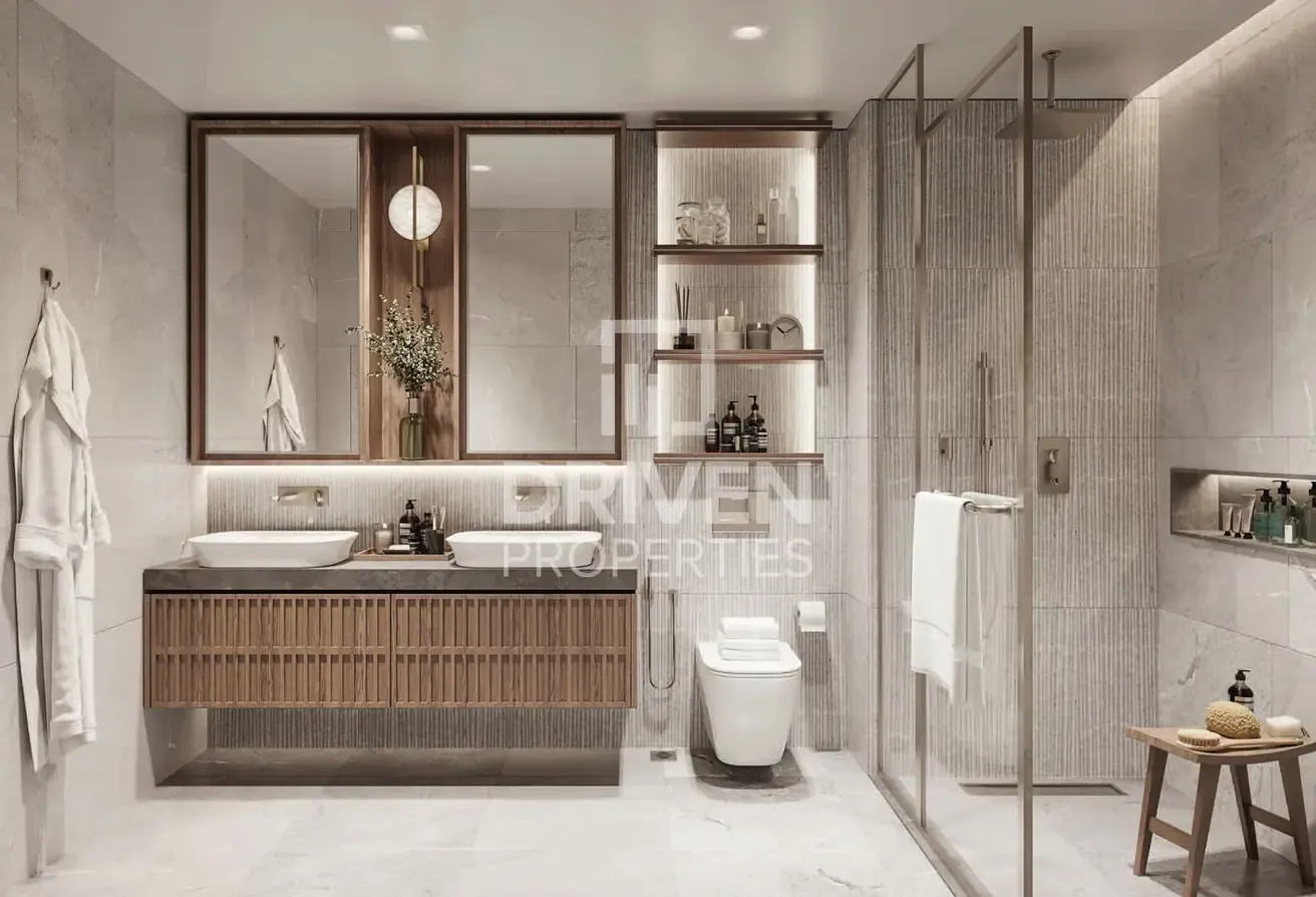 Canal View | High Floor | Prime location