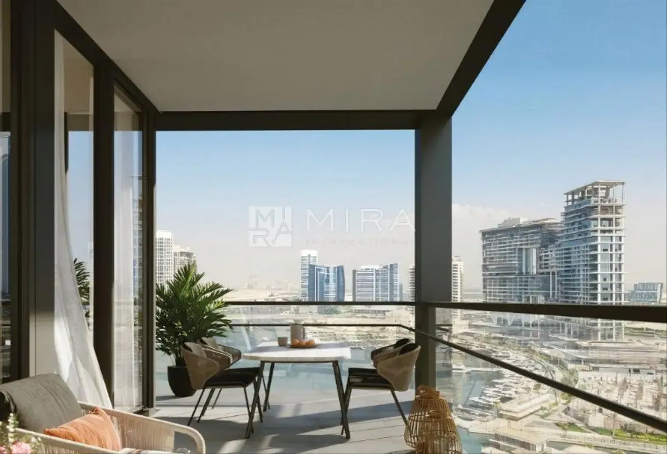 High Floor I Canal View I Plus Maid