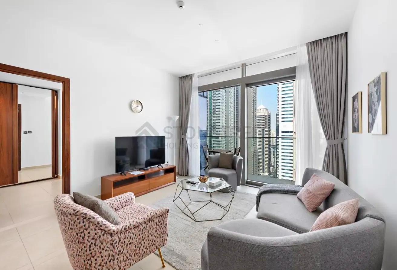 12 CHEQUES | Waterfront Living | High Floor