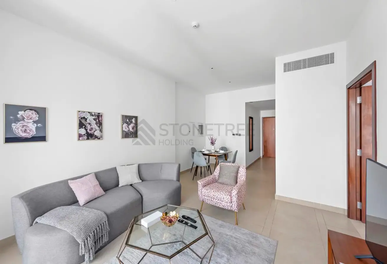 12 CHEQUES | Waterfront Living | High Floor
