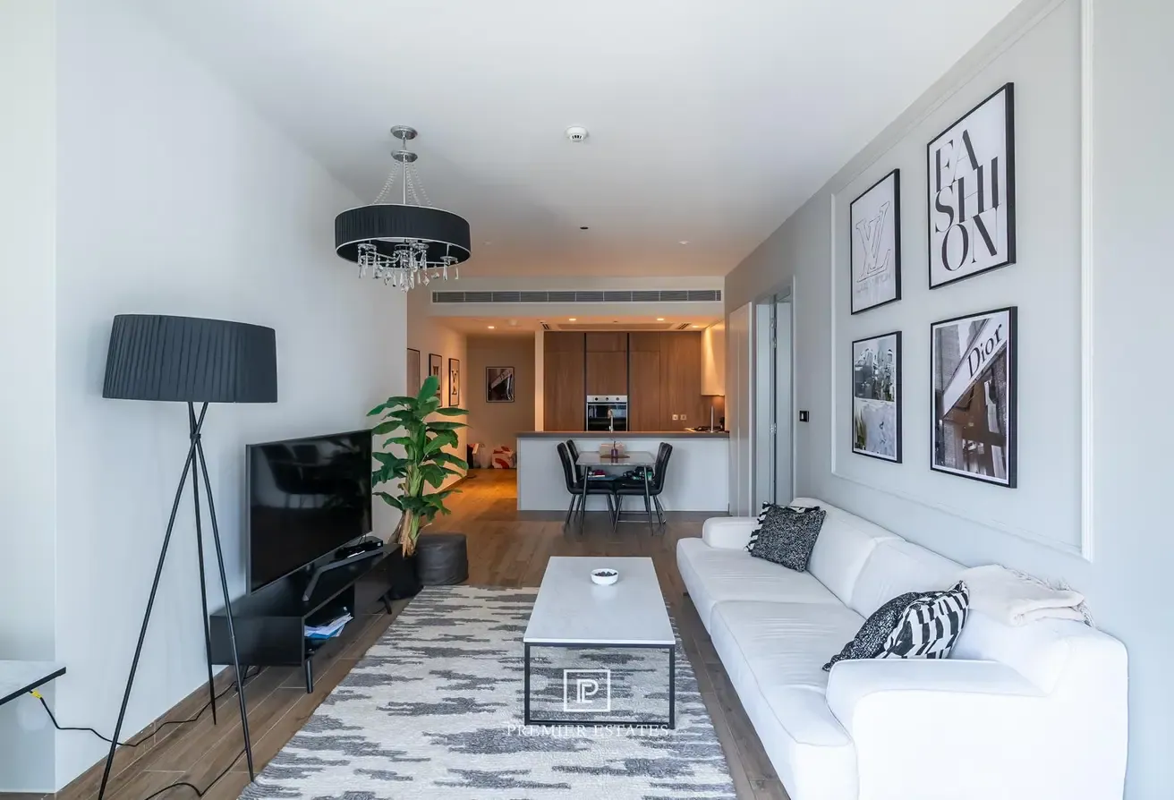 Spacious Fully Furnished 1BR | Available 01.09.