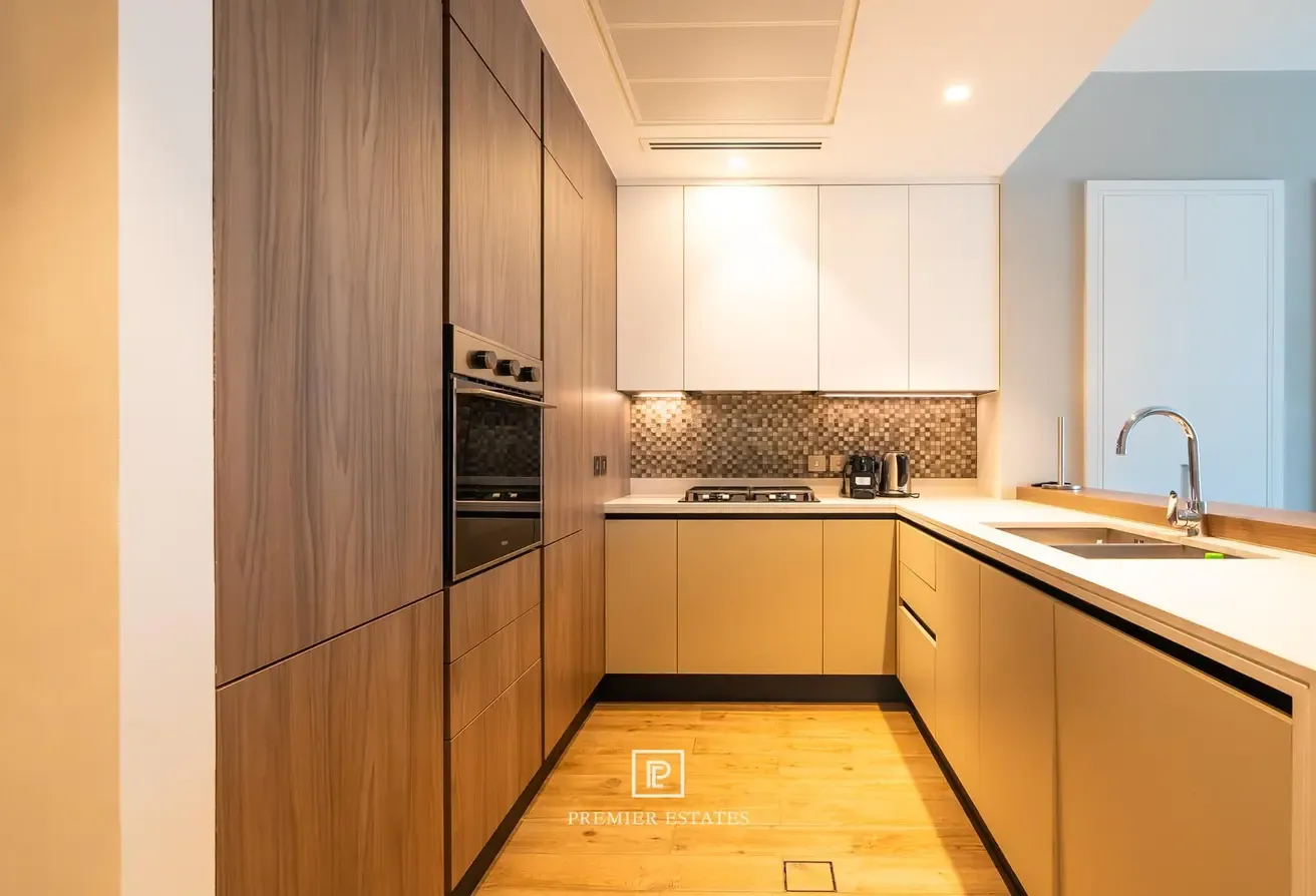 Spacious Fully Furnished 1BR | Available 01.09.