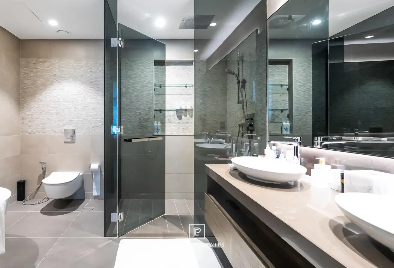 Spacious Fully Furnished 1BR | Available 01.09.
