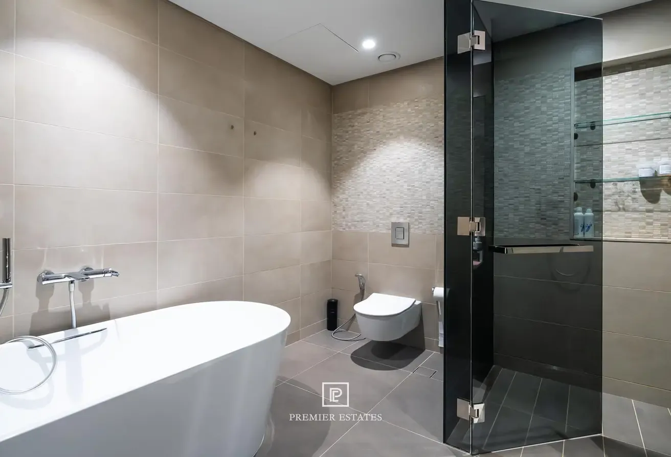Spacious Fully Furnished 1BR | Available 01.09.