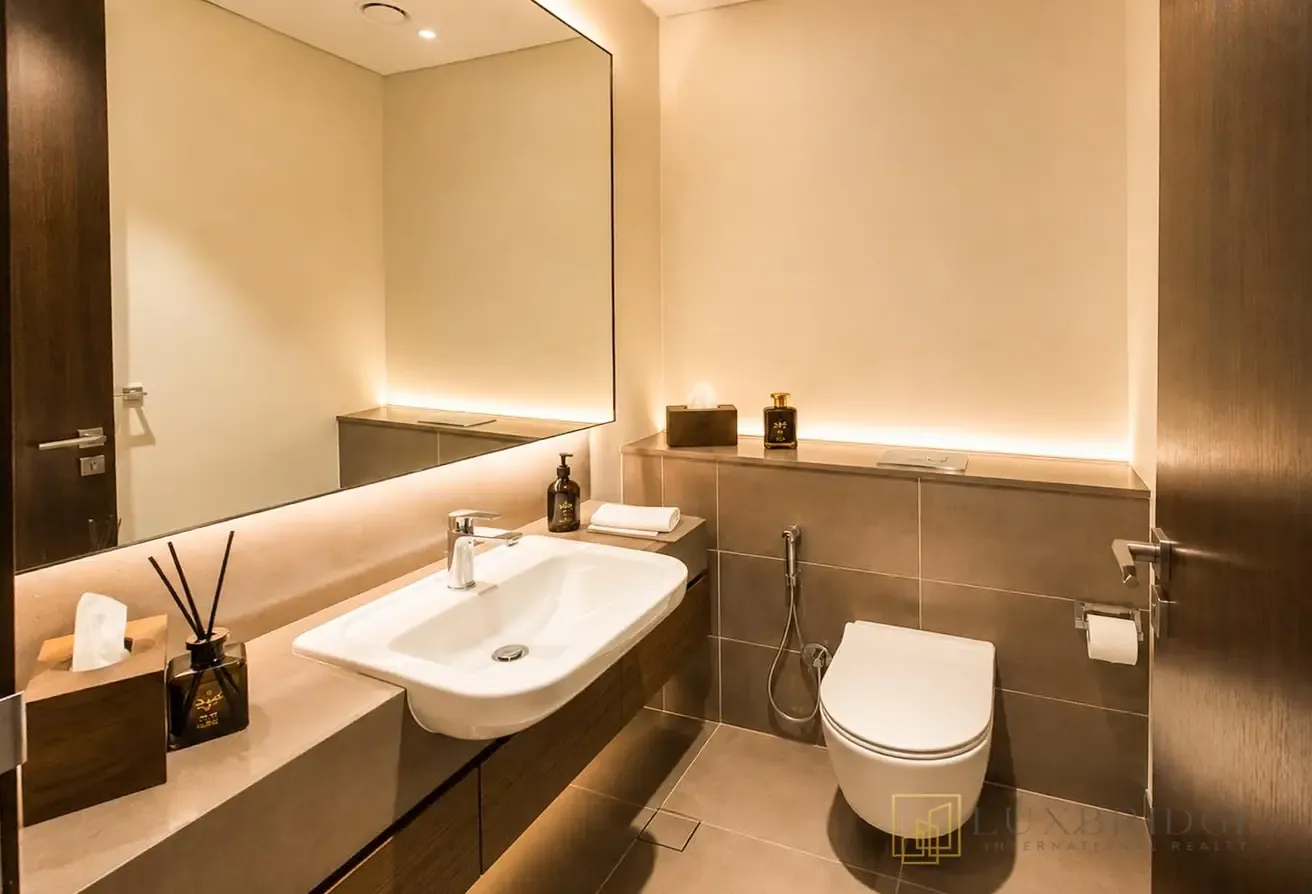 Skyline Views | Luxury Upgraded | Vacant September
