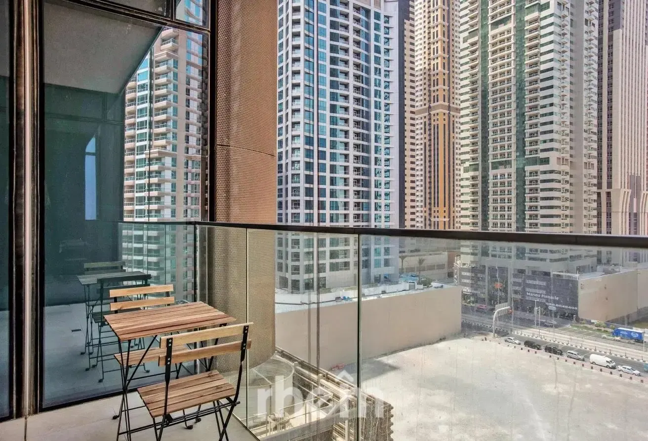 Exclusive | Vacant | Furnished