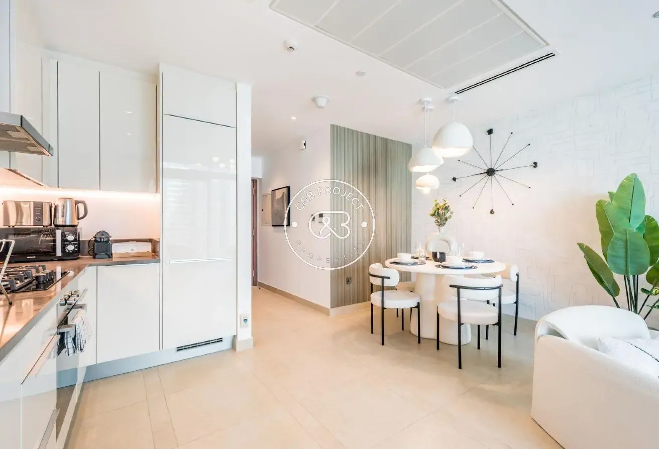 Elegant 1BR | Fully Furnished | City View