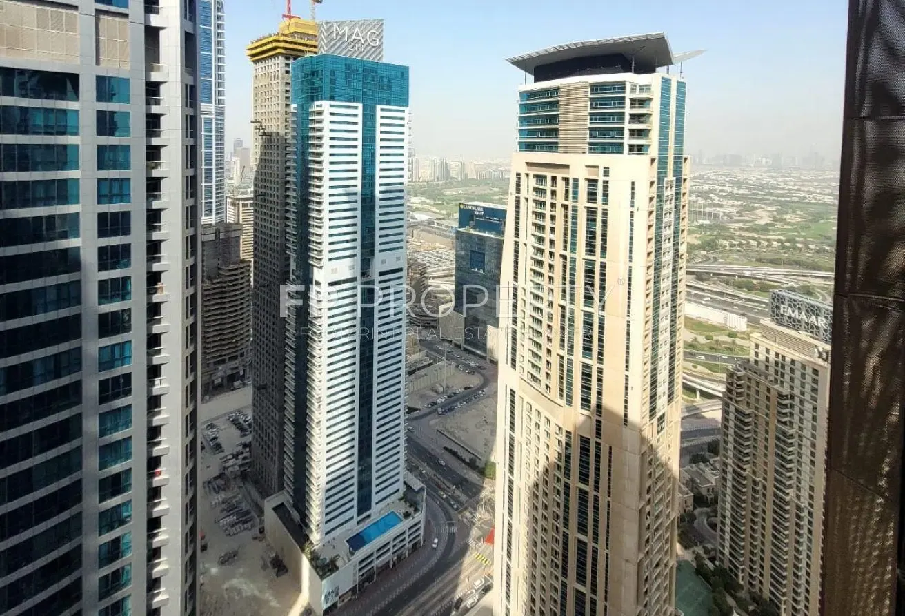 Luxury Apartment | Prime Location | Community View
