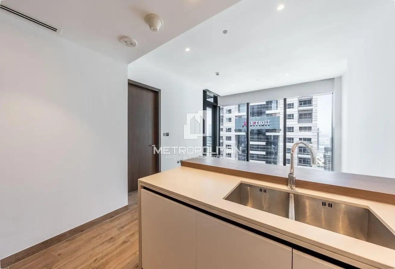 Elite Branded Living |Marina View |Generous Space