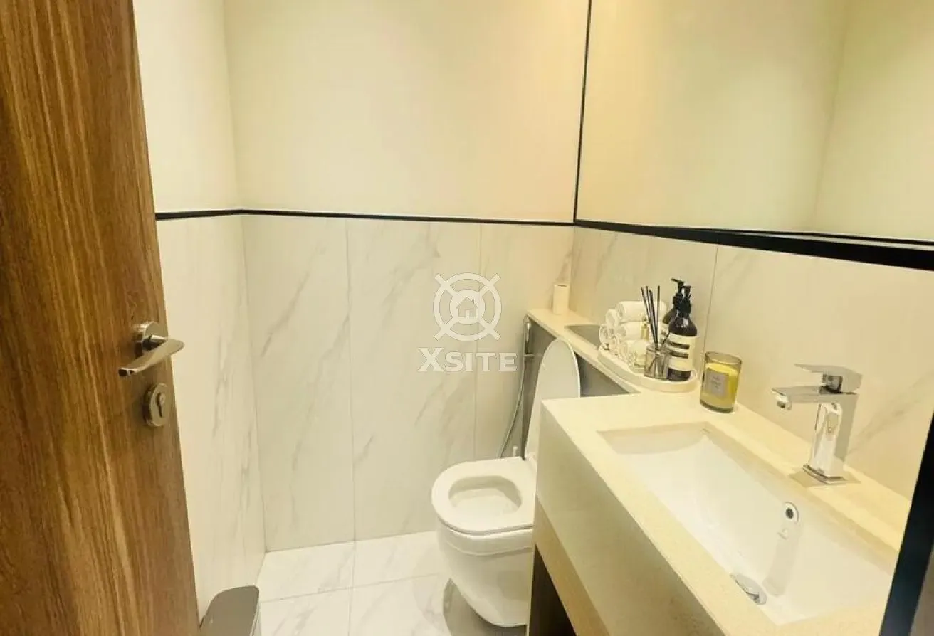 Classy Unit | Fully Furnished|Park View