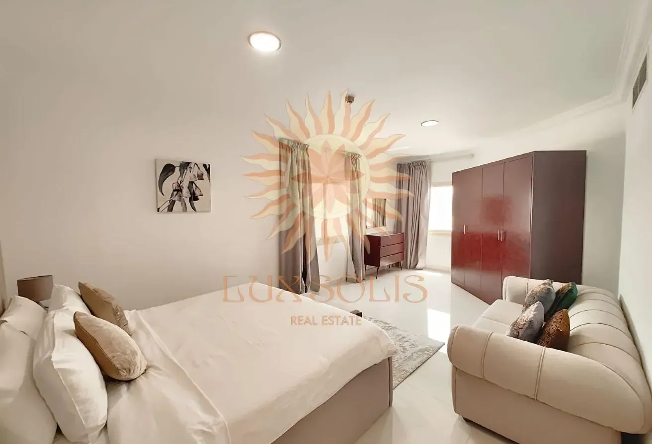 LOW-RISE BUILDING | FURNISHED | CALM AREA