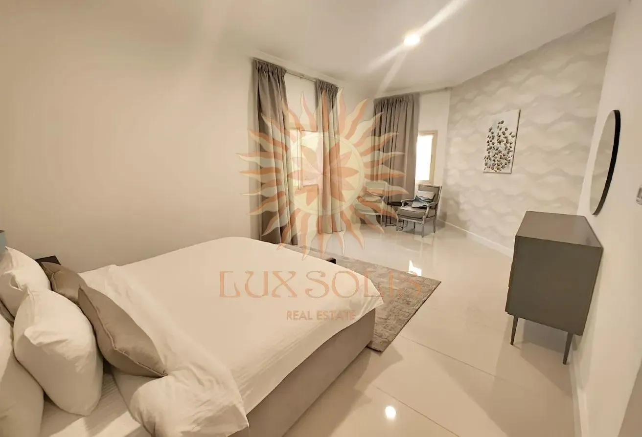 LOW-RISE BUILDING | FURNISHED | CALM AREA