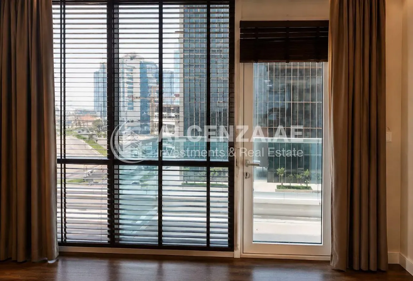 Fully Furnished | Vacant | Kitchen Appliances