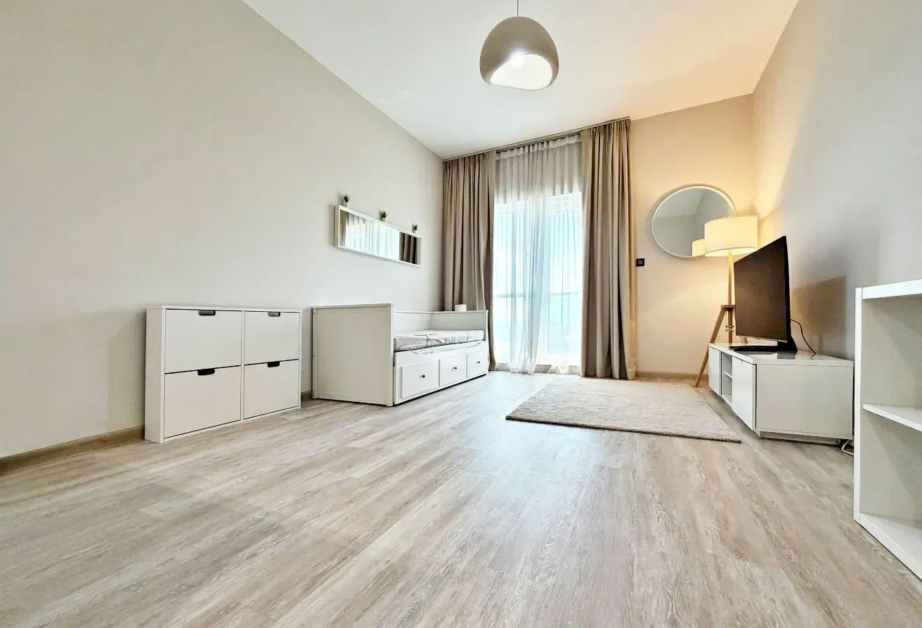 Cozy | Upgraded Bathroom & Kitchen | Available