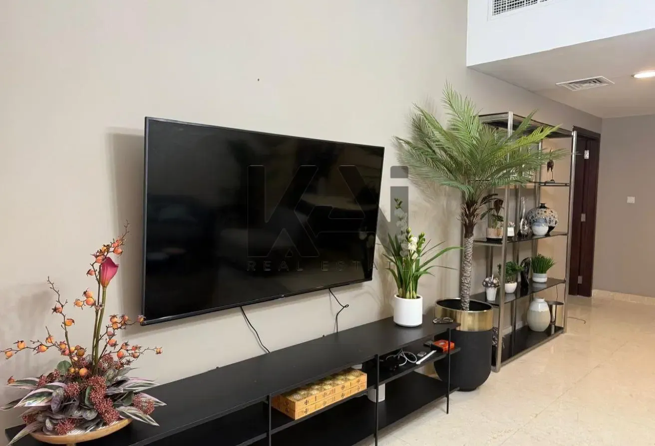 Bright & Cozy | Fully Furnished | High Floor