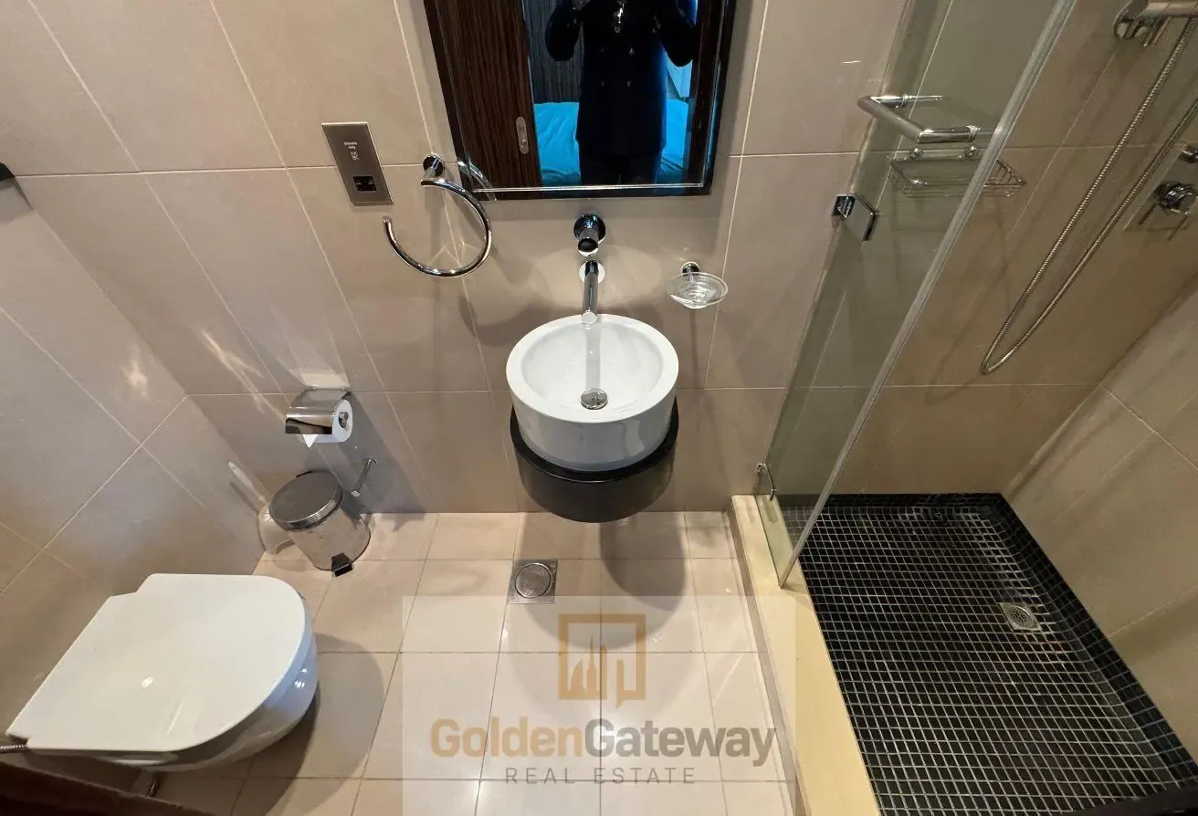 Furnished | Lake Facing | High Quality | 2 Bed |