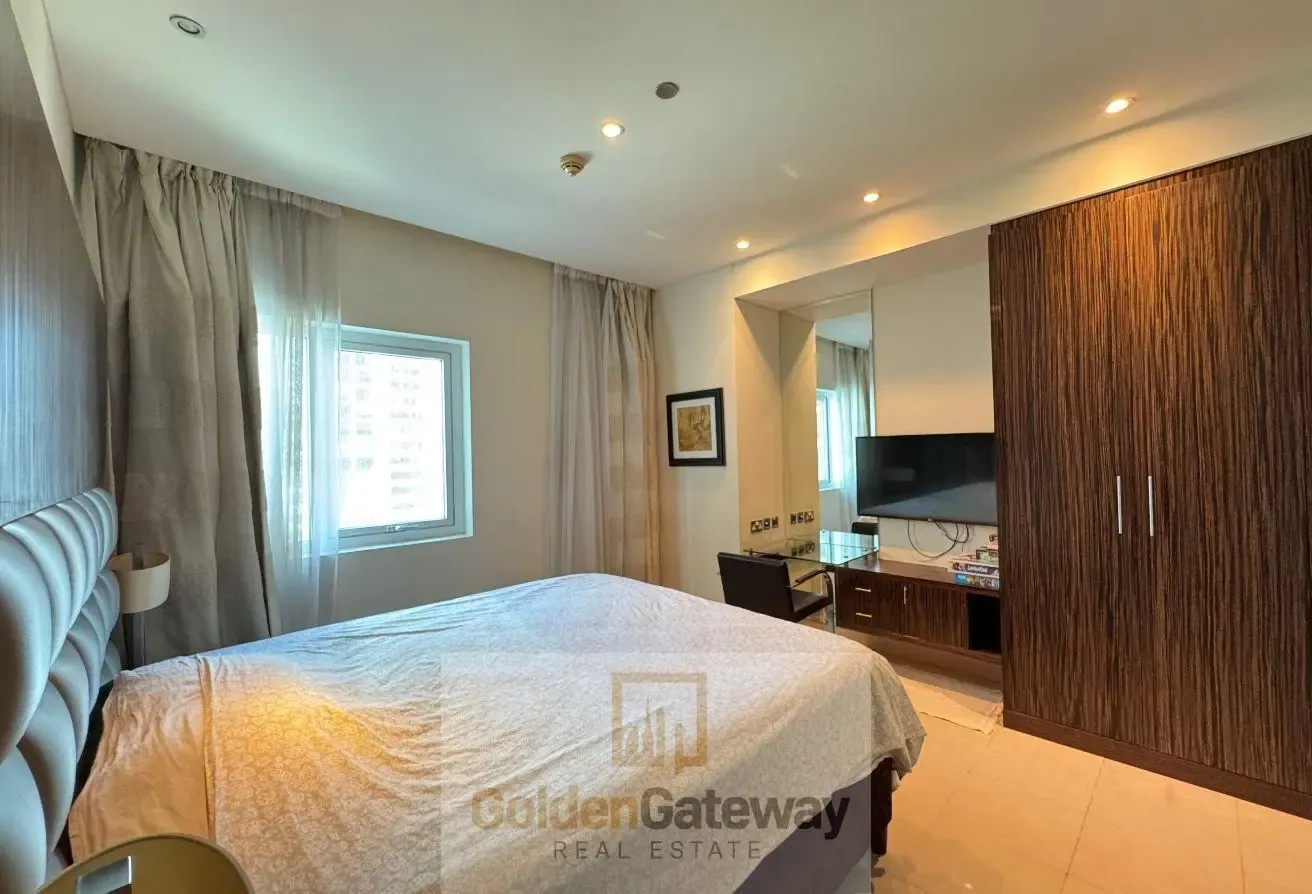 Furnished | Lake Facing | High Quality | 2 Bed |