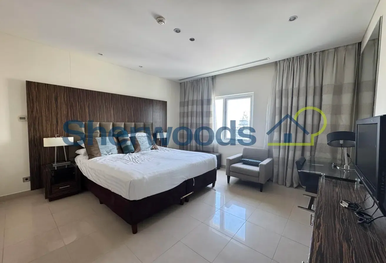Chic JLT Residence | High Floor | Balcony Views