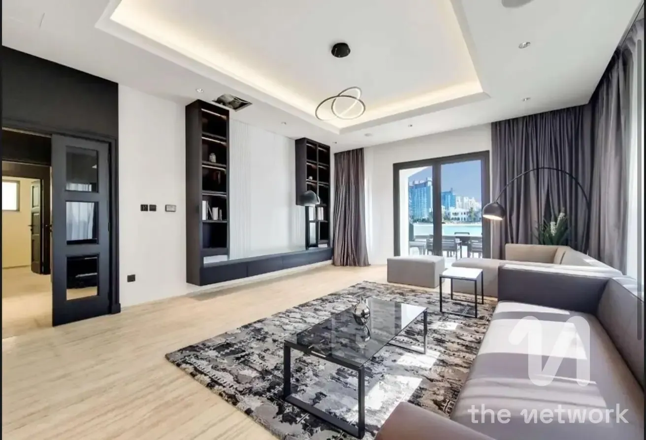 Upgraded 4BR Villa | Prime Palm Jumeirah Living