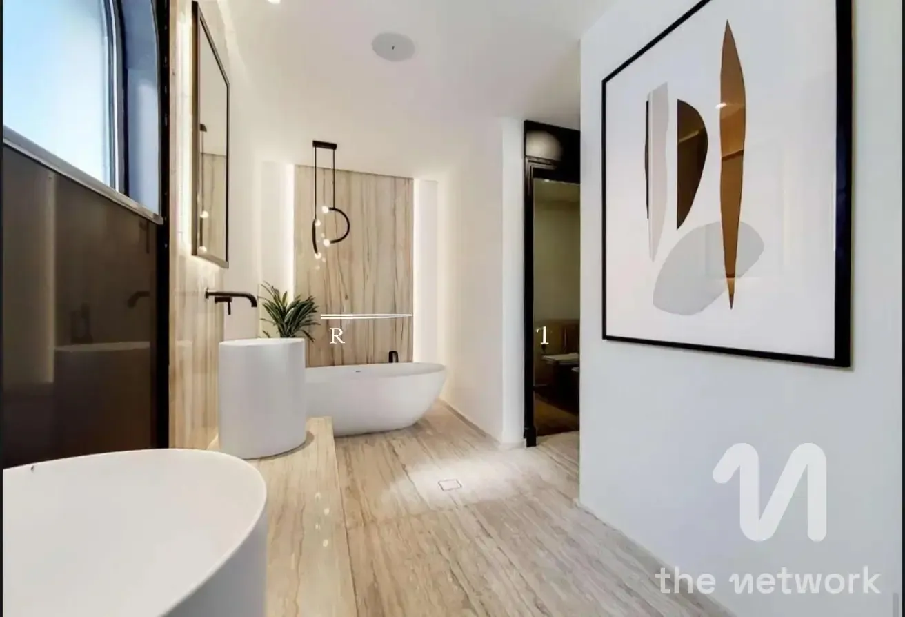 Upgraded 4BR Villa | Prime Palm Jumeirah Living