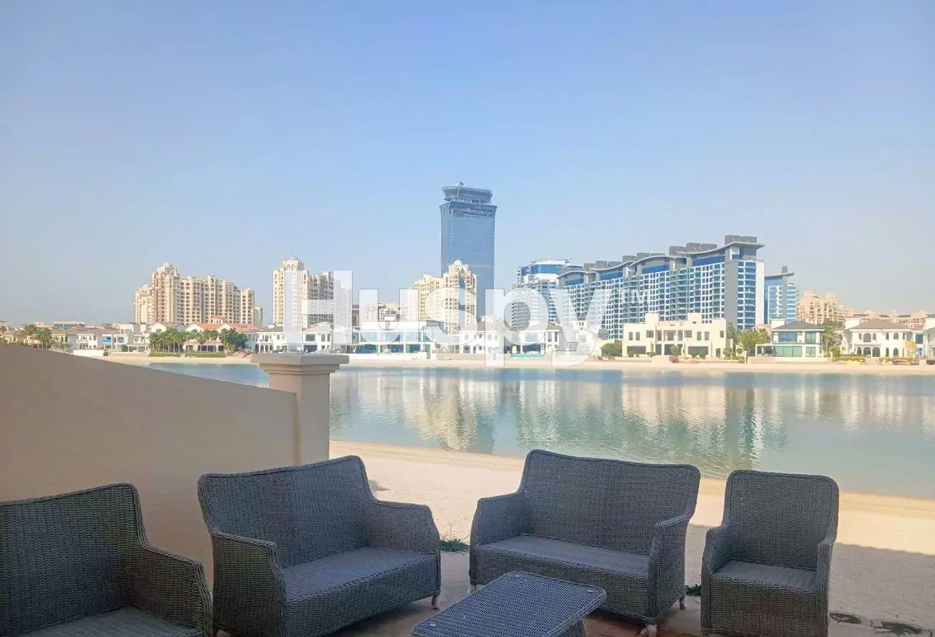 Private Pool | Vacant Now | Direct Beach Access