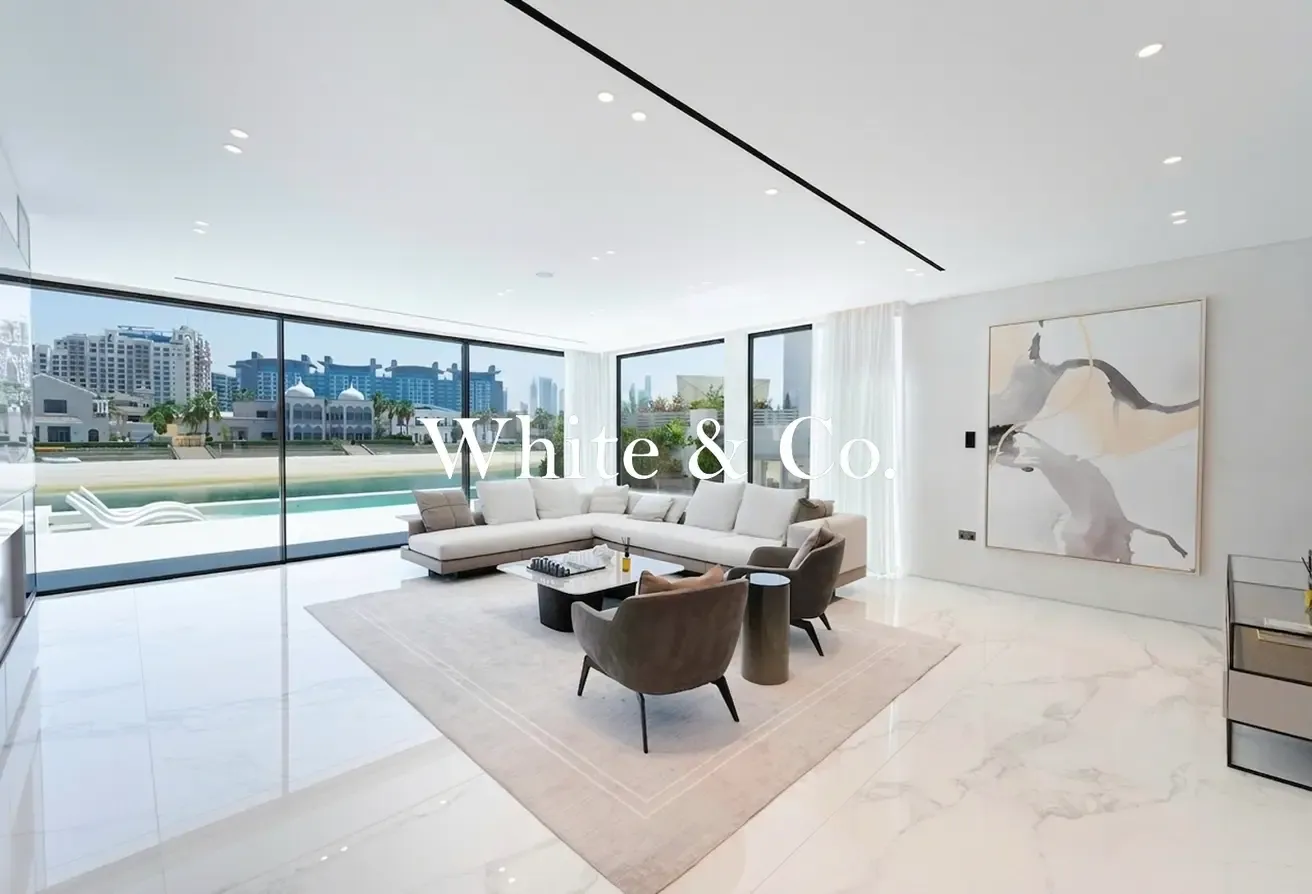 Fully Renovated | infinity Pool | Skyline