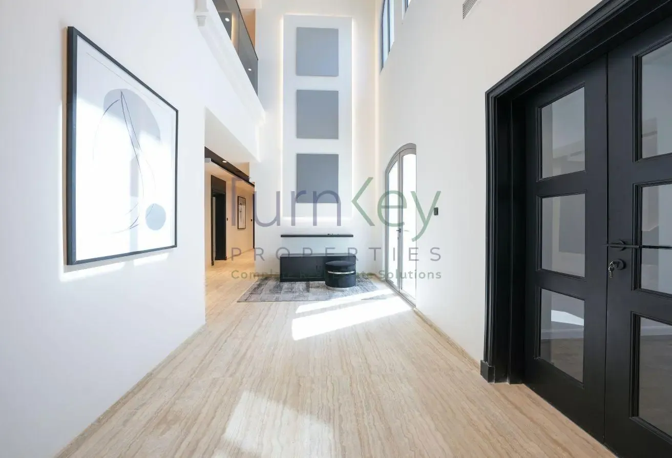 HIGH NUMBER I FULLY RENOVATED I FULLY FURNISHED