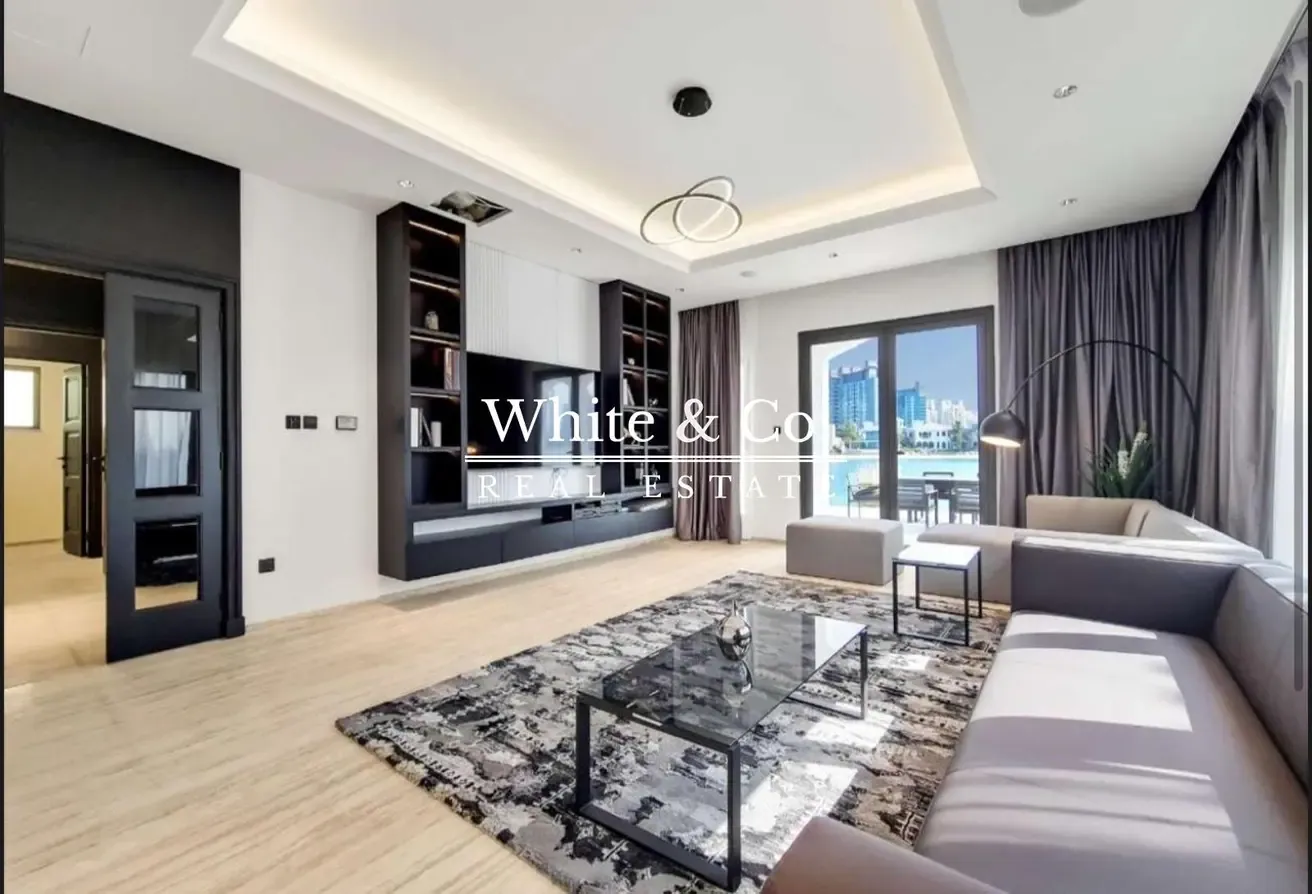 High Number|Upgraded+Skyline View| Vacant