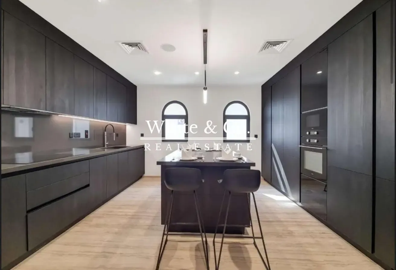 High Number|Upgraded+Skyline View| Vacant